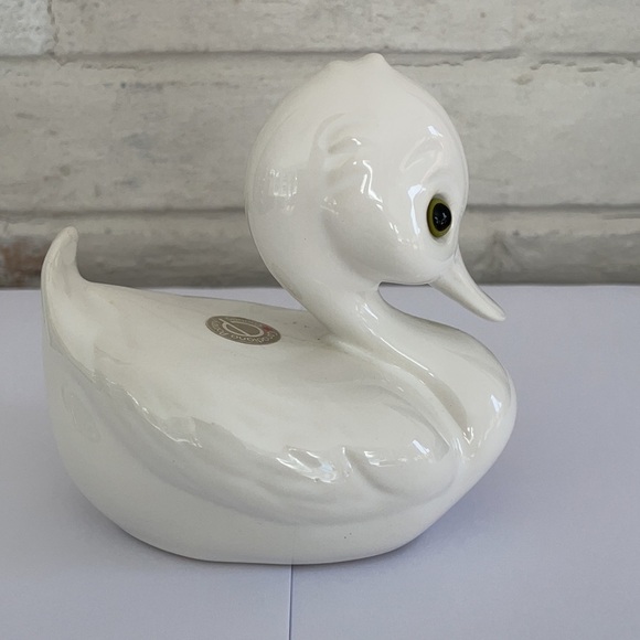 Canadian Pottery Duck Baby Duckling With Realistic Eyes - Picture 6 of 11